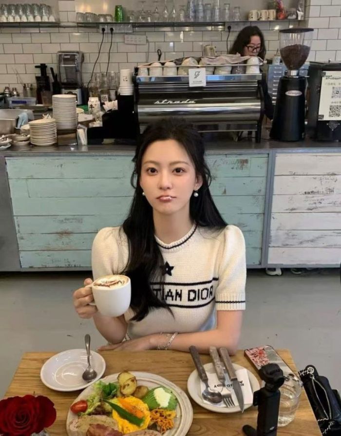 兼职女生小景