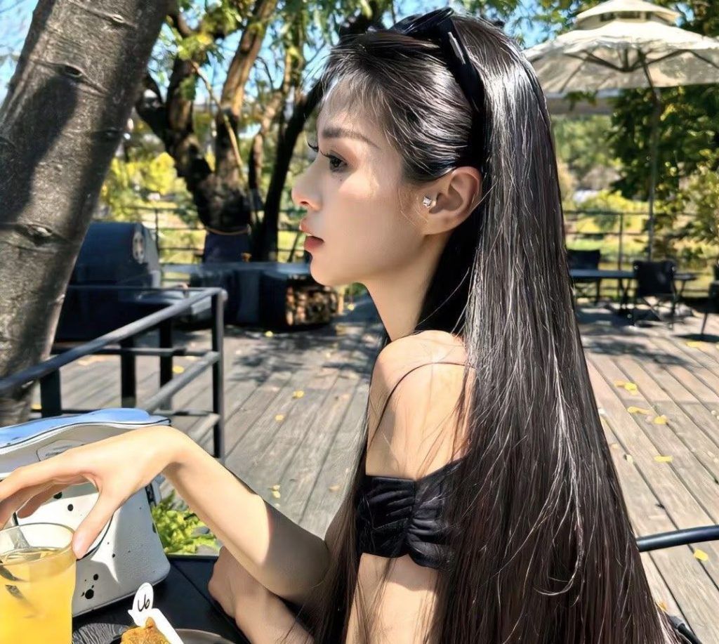 兼职女生安然