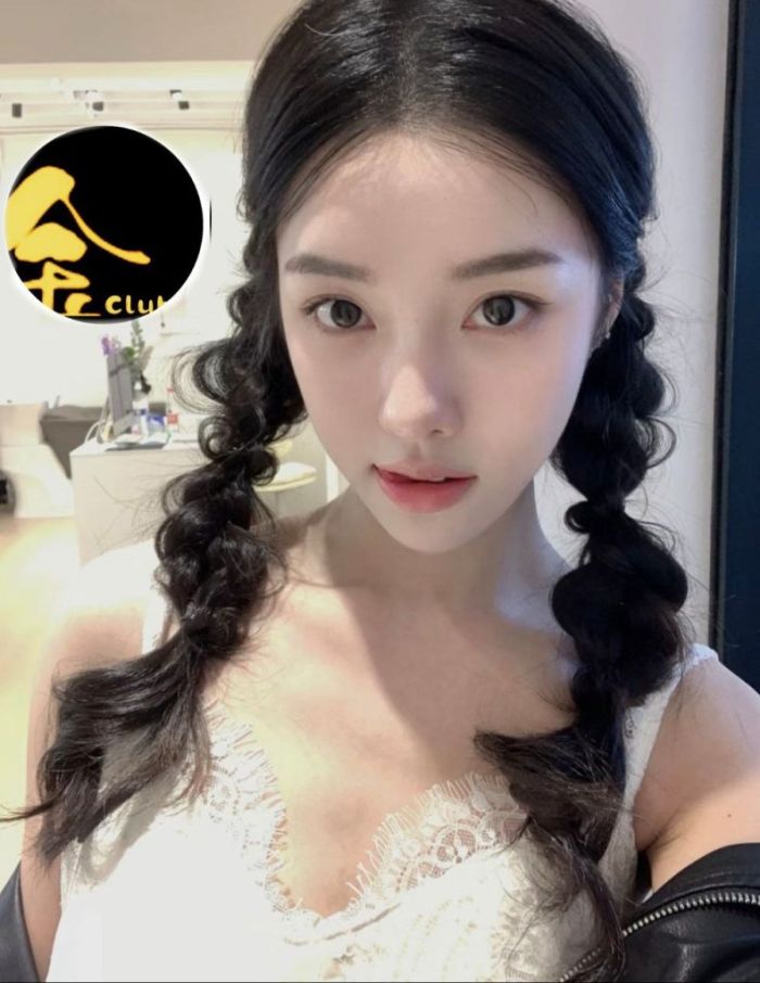真实留学生研究生生在读纯天然妈生脸：Elena