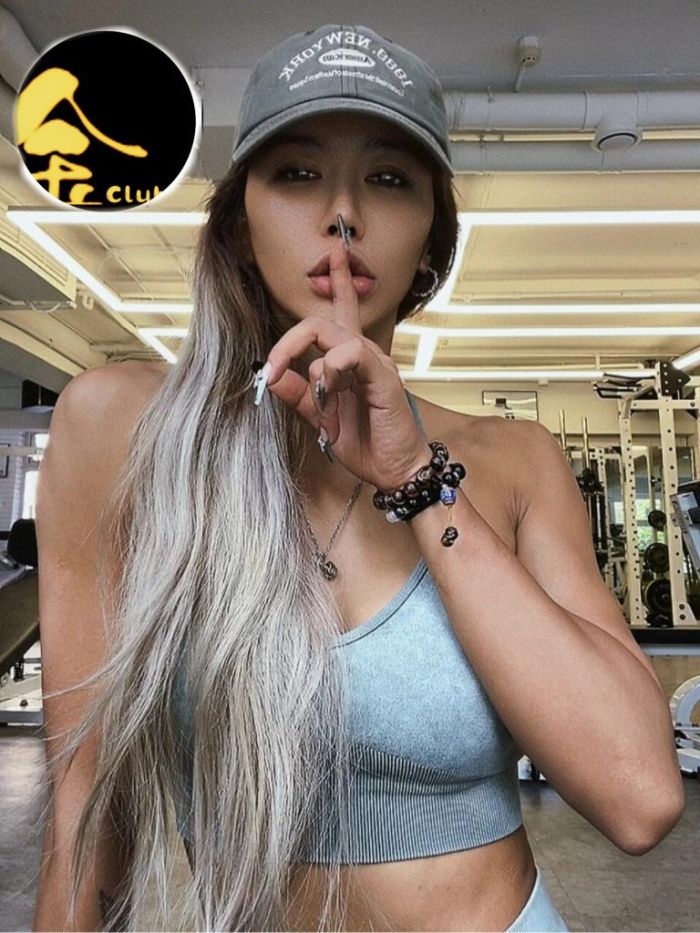 身材比例完美健身教练：Lisa 净身高174 真🐻D