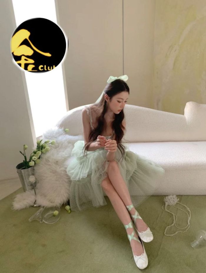 真实留学生研究生生在读纯天然妈生脸：Elena