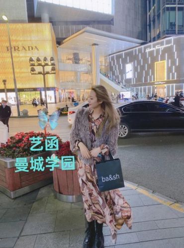🇬🇧英国本土留学生🇬🇧  🔥艺涵🔥Yian🔥  🤩温柔似水的小精灵🤩  😍属于可纯可御❤️宅男女神