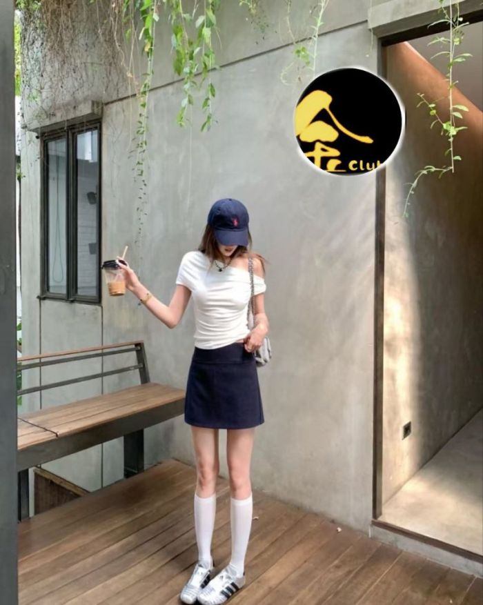 英国留学生葡萄牙混血: Nina