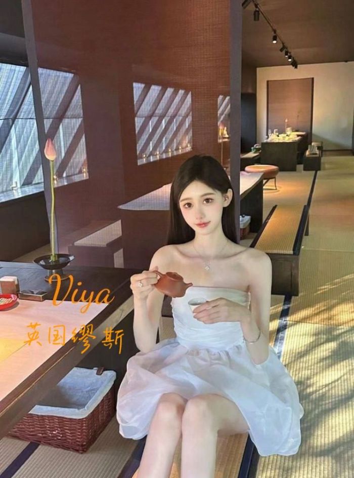 ♏️Viya♍️   🎀英國高端留學生，全身雪白，最美校花