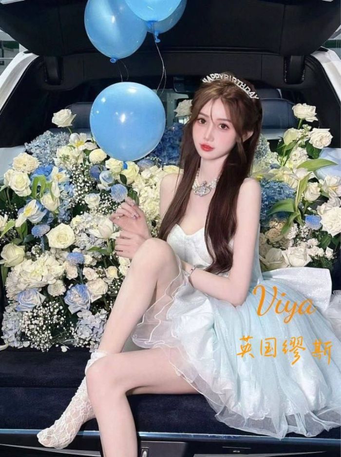 ♏️Viya♍️   🎀英國高端留學生，全身雪白，最美校花