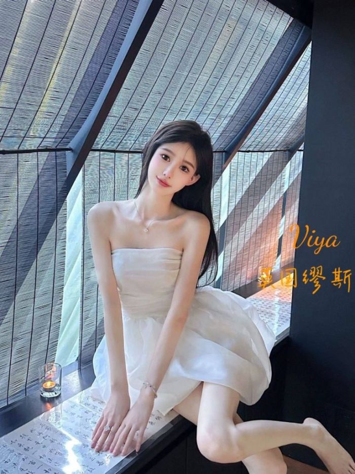 ♏️Viya♍️   🎀英國高端留學生，全身雪白，最美校花