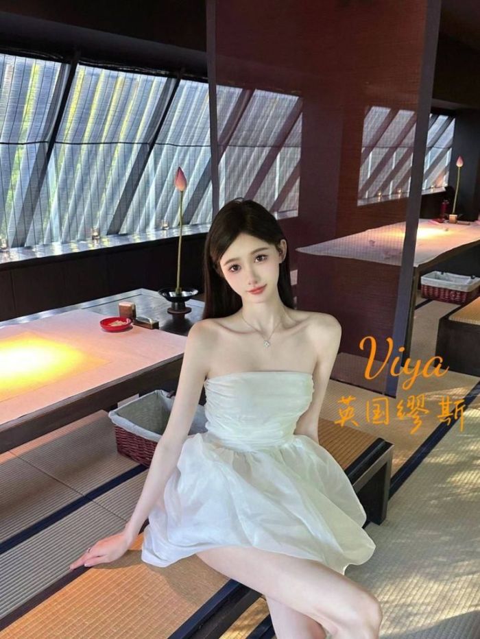 ♏️Viya♍️   🎀英國高端留學生，全身雪白，最美校花