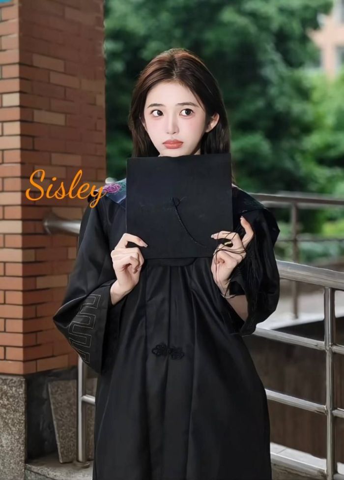♏ ️ Sisley ♍英國缪斯🎀英國高端留學生，大學本科亦係英國畢業👩