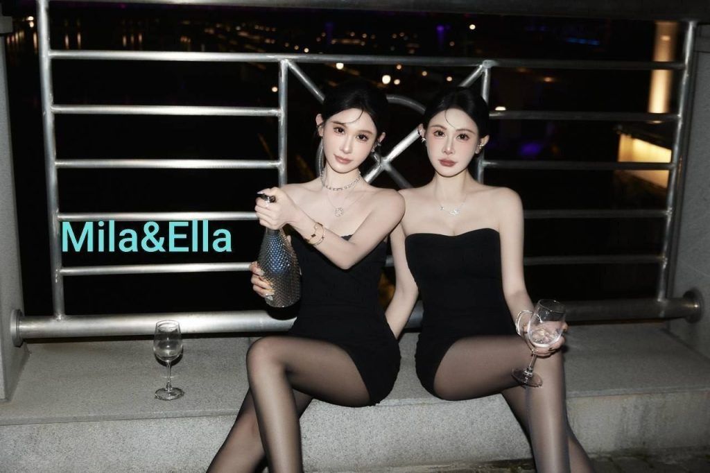 💝双胞胎💝Mila姐姐&Ella妹妹💝  ✍这种看着分不清却又不绝对的纯粹感：迷惑且有趣
