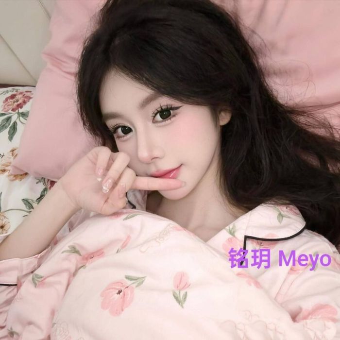 💋快来围观🌝小网红🤩铭玥 Meyo😻23岁🌈很多粉丝小网红💋