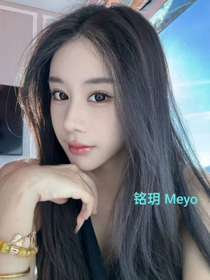 💋快来围观🌝小网红🤩铭玥 Meyo😻23岁🌈很多粉丝小网红💋