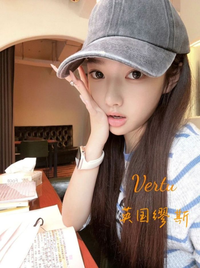 ♏️Vertu♍️英国缪斯🎀清純網紅臉，性格開朗活潑熱情，高端短期兼職