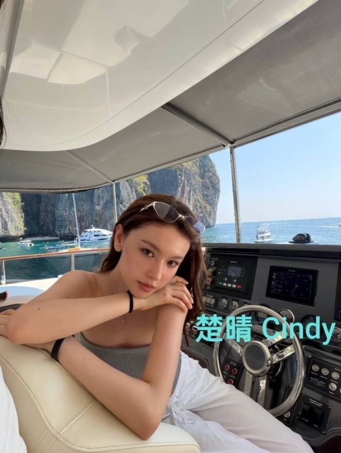 👏🏻楚晴Cindy👏🏻新人到🔥163C🔥英国🇬🇧本土名校留学生🔥刚刚考完试， 短期兼职