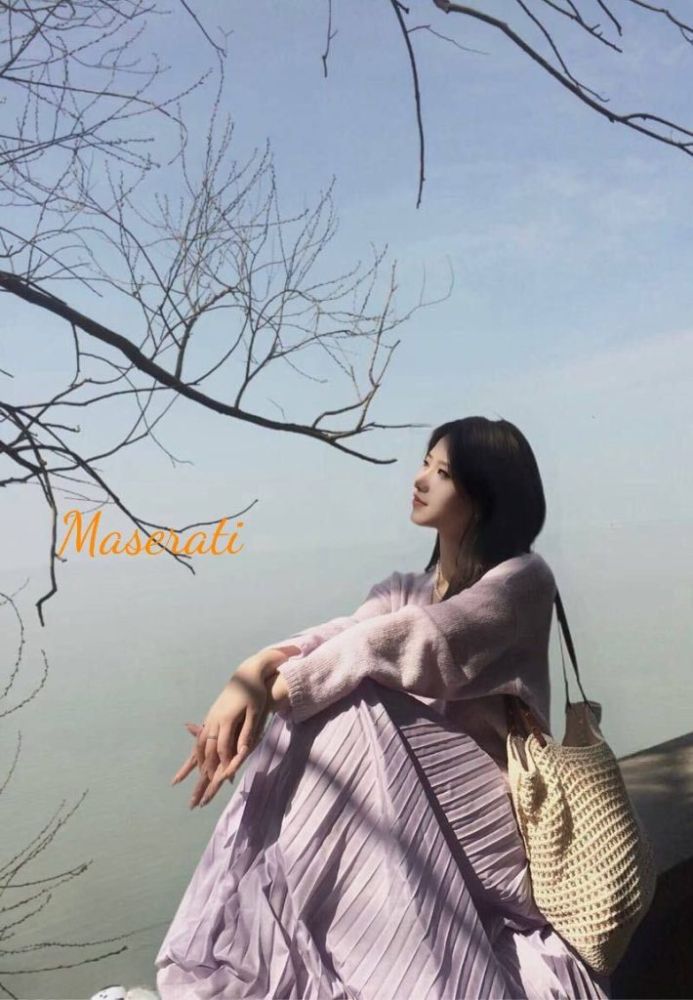 ♏️Maserati♍️知性美少女，独家资源，笑起来甜美可爱，长腿美少女，高端高品位🎀