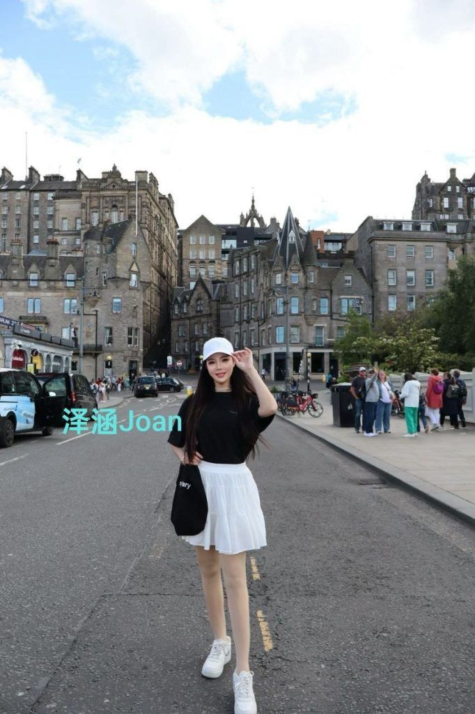 ❤️泽涵Joan❤️平面模特❤️28岁💋168C💋55KG  御姐款，皮肤白净，内外兼修