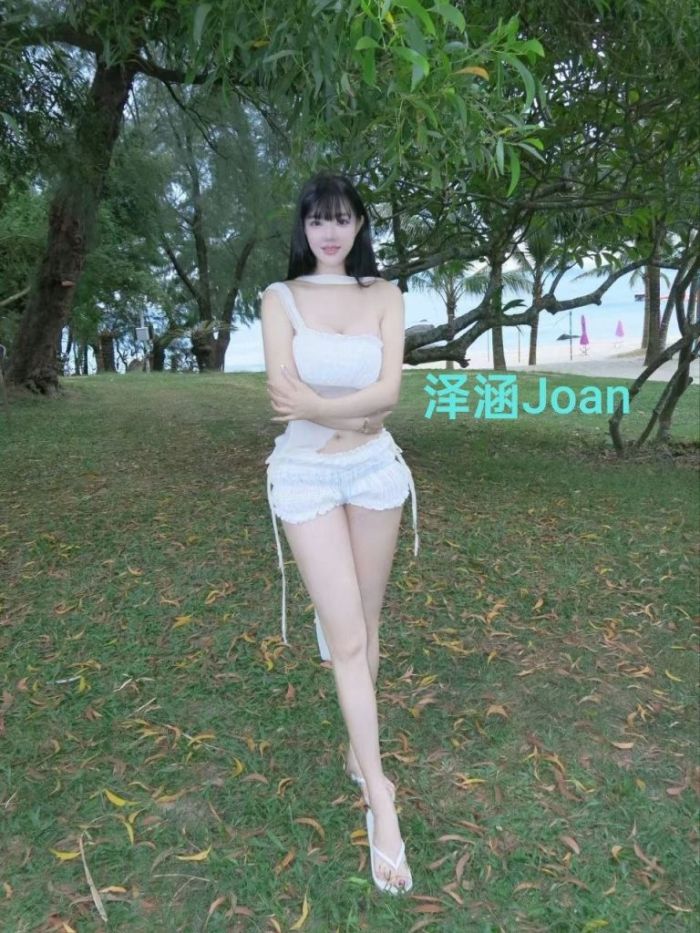 ❤️泽涵Joan❤️平面模特❤️28岁💋168C💋55KG  御姐款，皮肤白净，内外兼修