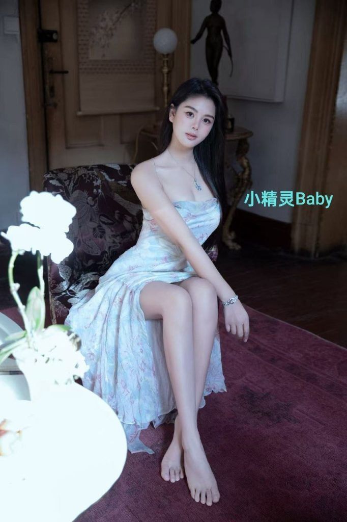 🔥新人到🔥比：名星还漂亮🔥国内大三学生💋06年出生💋小精灵Baby❤️170净身高❤️