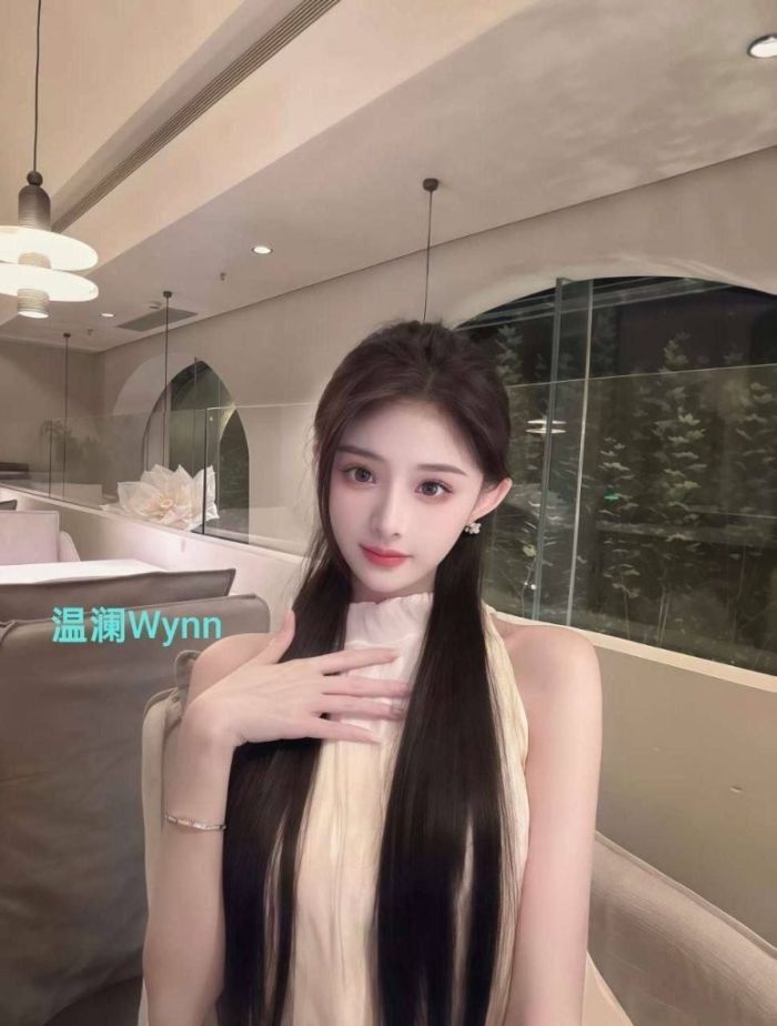🤩温澜Wynn❤会一字马🤩  0整容👍无疤痕👍无纹身👍英国本土留学生👍